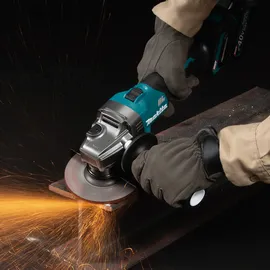 Makita GA008GM201 inkl. 2 x 4,0 Ah + Schnellladegerät + Makpac Gr. 4