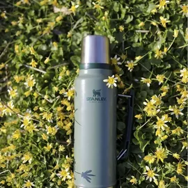 Stanley Classic Legendary Bottle 1.1 QT matte black pebble 1 l