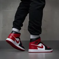 Jordan Air Jordan 1 Mid Black/White/Gym Red 37,5