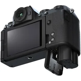 Fujifilm X-S20 + XC 15-45 mm