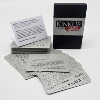 KinkUp – Play Edition – 50 kreative, heiße, aufregende BDSM Spielideen Karten in Geschenkbox, Sexideen, Kinky Praktiken, SM Spielkarten, Paarspiel