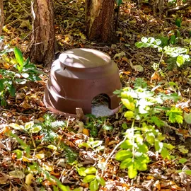 Schwegler Igelkuppel mit Isolierboden