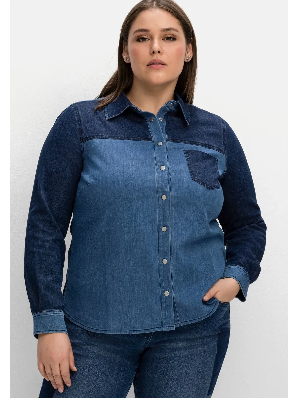 Jeansbluse SHEEGO "Große Größen" Gr. 56, blau (blue denim) Damen Blusen langarm