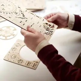 UGEARS Aero Clock mit Pendel