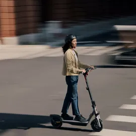 Segway Ninebot F3 D E-Scooter (20 km/h, 70 km, 450 W)