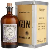 Monkey 47 Schwarzwald Dry Gin in traditioneller Holzkiste – Harmonischer Gin mit Wacholderaroma und frischen Zitronen- und Fruchtnoten – 1 x 0,5 l