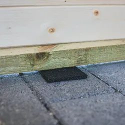 Feuchtigkeitssperre / Gummigranulat Unterleg-Pads für Gartenhäuser 96 Stück
