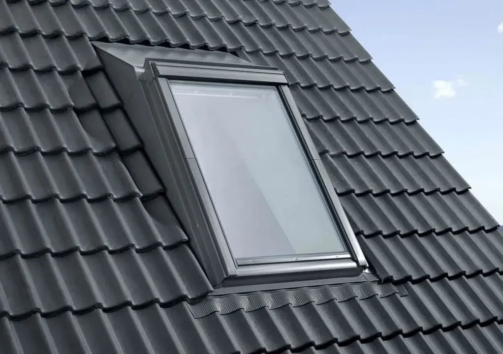 VELUX Einzel-Aufkeilrahmen Aluminium  EAW UK08 6000 Ziegel hoch/Welle Alu