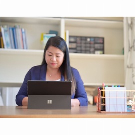 Microsoft Surface Pro 8 13" i5 8 GB RAM 512 GB SSD Wi-Fi W11 graphit für Unternehmen