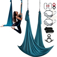 VEVOR Aerial Yoga Hängematte Set 10 x 2,8 m, Grün Aerial Yoga Swing Air Fliegen, Indoor Aerial Yoga Hammock Swing 1000 kg Max. Tragfähigkeit, inkl. Yoga-Socken & Stahlkarabiner & Alu-Drehgelenk