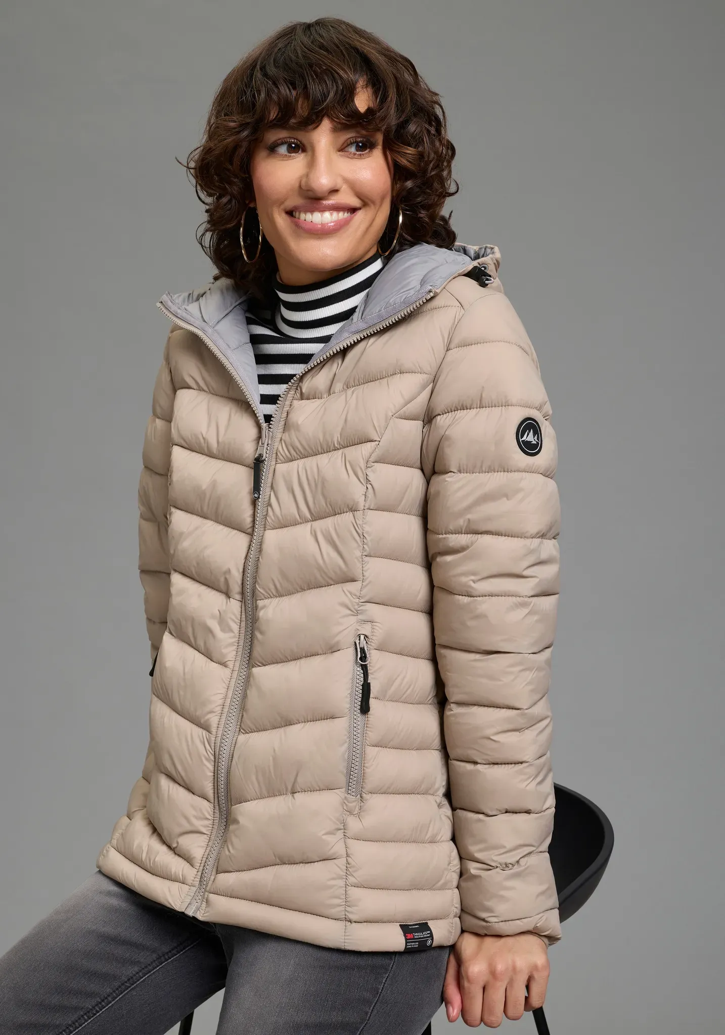 Steppjacke POLARINO, Damen, Gr. 38, sand, Web, Obermaterial: 100% Polyamid. Futter: 100% Polyamid. Wattierung: 100% Polyester, kontrastfarbene Details, unifarben mit Farbeinsatz, eingefasste Kante, Jacken Steppjacke, Übergangsjacke für kühle Tage, aus leichtem Webmaterial