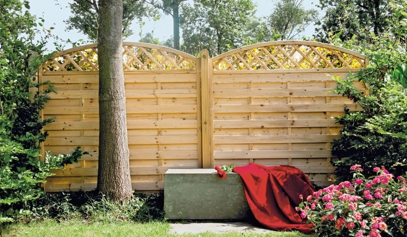 Sichtschutz Holz 120 x 180 auf 160 cm – Sichtschutzzaun mit Bogen aus Kiefer/Fichte, grün – Holzzaun mit Bogen – Palisadenzaun für Garten
