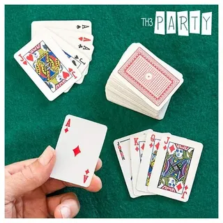 Out of the Blue KG Kartenspiele / Mini-Spiel mit 54 Karten / Maße: 6 x 4 cm