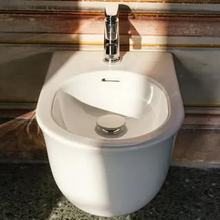 Laufen The New Classic Wand-Bidet 1 Hahnloch, ohne seitliches Loch für Wasseranschluss, weiß