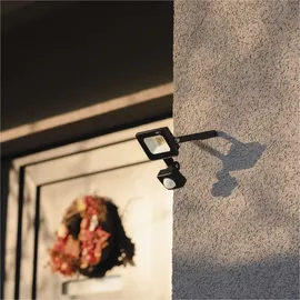 EMOS LED Strahler SIMPO 10 W mit Bewegungsmelder, für Außen, superhell 1000 lm, Neutralweiß 4000 K, Lebensdauer 25000 St., ZS2313 - Schwarz