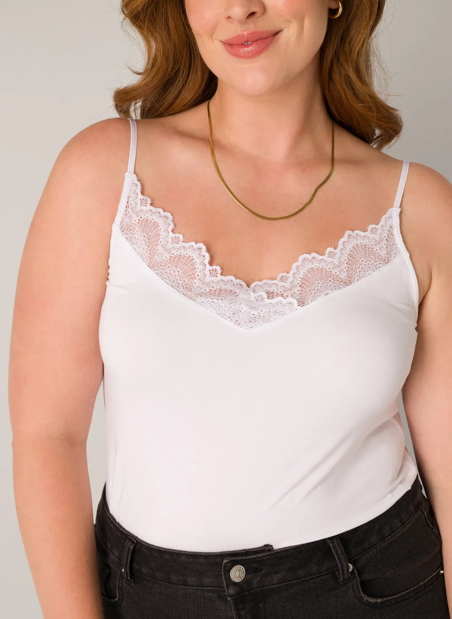 Spitzentop BASE LEVEL CURVY, Damen, Gr. 46, weiß, Web, Obermaterial: 95% Lyocell, 5% Elasthan, unifarben, figurbetont hüftbedeckend, Rundhals, Tops Spitzentop, mit Spaghetti-Trägern