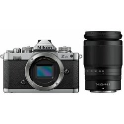 Nikon Z fc + Nikon 24-200 mm f/4,0-6,3 VR