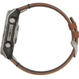 Garmin fenix 8 AMOLED 51 mm sapphire, graphit / titanium titan mit QuickFit Leder-Armband 26 mm braun