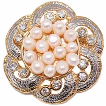 FIRETTI Brosche FIRETTI "Schmuck Geschenk Ansteckschmuck Blume Glitzersteine", gelb (gelbgoldfarben, kristallweiß, weiß, kristallweiß), Broschen, Damen, Messing, Perlen, Brosche, mit Strassstein - mit Süßwasserzuchtperle
