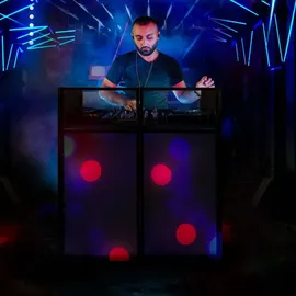 MONSTER SHOP DJ Booth Kabine Stand Tisch Faltbar Klappbar Mobil Setup Disco Schwarz & Weiß Dehnbarer Stoff Pulverbeschichteter Stahl Tragetasche Aufbewahrungstasche Sicherungsmechanismus Komplettset Feier Party