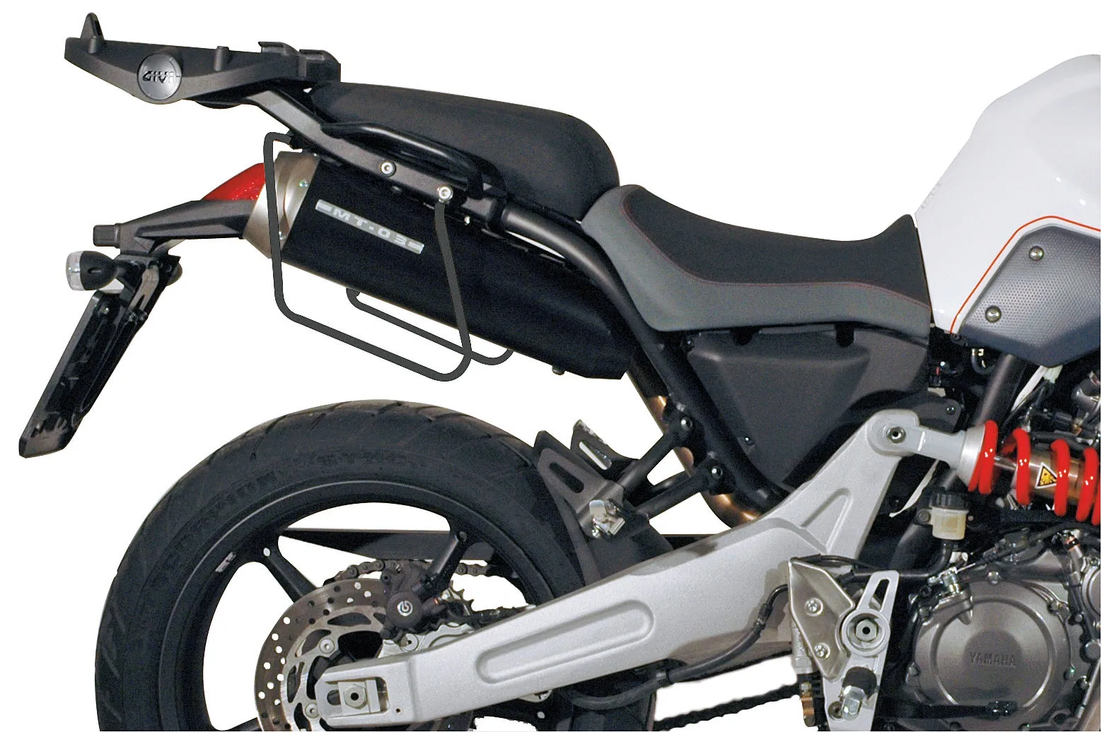 GIVI spacer voor EASYLOCK zadeltassen voor Yamaha MT-09 Tracer (15-17)