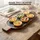 hausleben Servierbrett Holz mit Schieferplatte 50x15cm – Akazienholz Käseplatte mit 2 Griffen, Längliches Tapas Brett & Antipasti Platte – Ru...