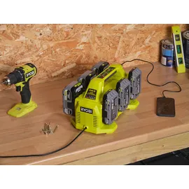 RYOBI 18 V ONE+ 6-Fach-Akku-Ladestation 4,0 A