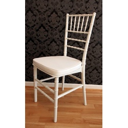 Casa Padrino Designer Acryl Stuhl inkl Sitzkissen Weiß/Weiß - Ghost Chair white - Polycarbonat Möbel - Polycarbonat Stuhl - Acryl Möbel - Geisterstuhl