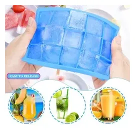 Intirilife 2x Eiswürfelformen in BLAU - 2er Set à 15 Fächer Eiswürfel Silikonformen mit Deckel - 18 x 13 x 2.5