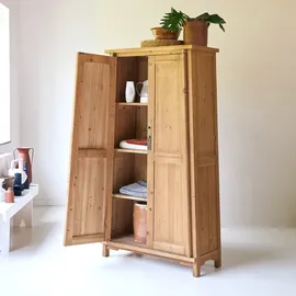 Tikamoon Schrank Yuki aus massivem recycelten Pinienholz