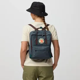 Fjällräven Kånken Koncept 16 l grau/blackberry