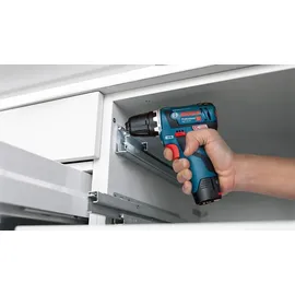 Bosch Professional Akku-Starterset 1600A01NC9 inkl. 1 x 2,0 Ah Akku + 1 x 4,0 Ah Akku + Ladegerät