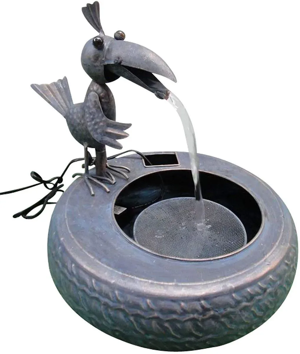 Metallbrunnen mit Vogel, Brunnen Metall, Wasserspeiher