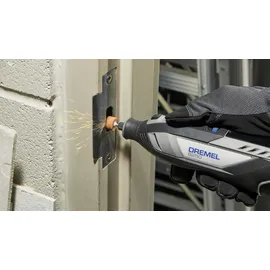 DREMEL 8250-5/65 inkl. 2 x 2,0 Ah + Dremel Box