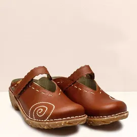 El Naturalista Clogs Braun 40