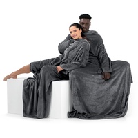 DecoKing Decke mit Ärmeln Geschenke für Frauen und Männer 150x180 cm Grau Microfaser TV Decke Kuscheldecke Weich Lazy