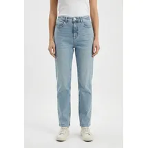 Vero Moda Female Slim Fit Jeans VMROSIE Mid Rise Slim Fit Jeans - M / 32L