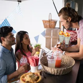 Relaxdays Pommeshalter, 4er Set Edelstahl, HxD 16 x 9,5 cm, Spitztüten-Ständer für Pommes, Silber