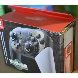 Nintendo Switch Pro Controller Tears of the Kingdom Edition