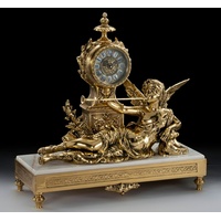 Casa Padrino Luxus Barock Tischuhr Gold / Weiß 48 x H. 47 cm - Handgefertigte Bronze Uhr im Barockstil - Barock Schreibtischuhr - Barock Schreibtisch Deko - Barock Deko Accessoires
