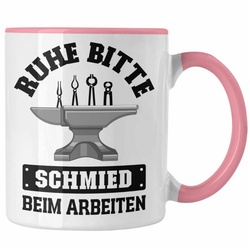 Trendation Tasse Trendation – Schmied Geschenke Tasse mit Spruch Hufschmied Kaffeetasse Geschenkidee rosa