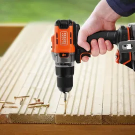 Black & Decker Akku-Schlagbohrschrauber BCD383D1XC inkl. 1 x 2,0 Ah + Ladegerät