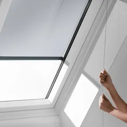 VELUX Hitzeschutz-Markise MAD PK04 5060 Manuell, mit Schnurzug Uni Schwarz