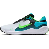 Nike Revolution 7 (GS) Kinder Black/Green Strike-Football Grey 38,5