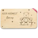 Frühstücksbrettchen Holz Natur - Hier krümelt Name Bär I Bären I Bear Geschenk - 22x12 - Holz - personalized cutting board bärchen holzbrettchen personalisierte geschenke kinder teddy boards