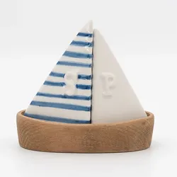 Salz- und Pfefferstreuer Segelboot Design