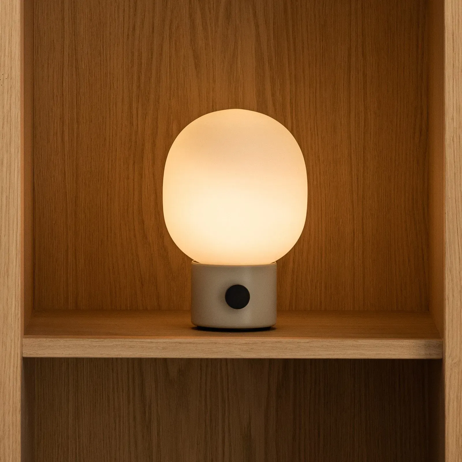 Tischleuchte Audo Copenhagen, JWDA, dimmbar, Weiß, für Wohnzimmer, Glas, Design - 14.5 - 21.5