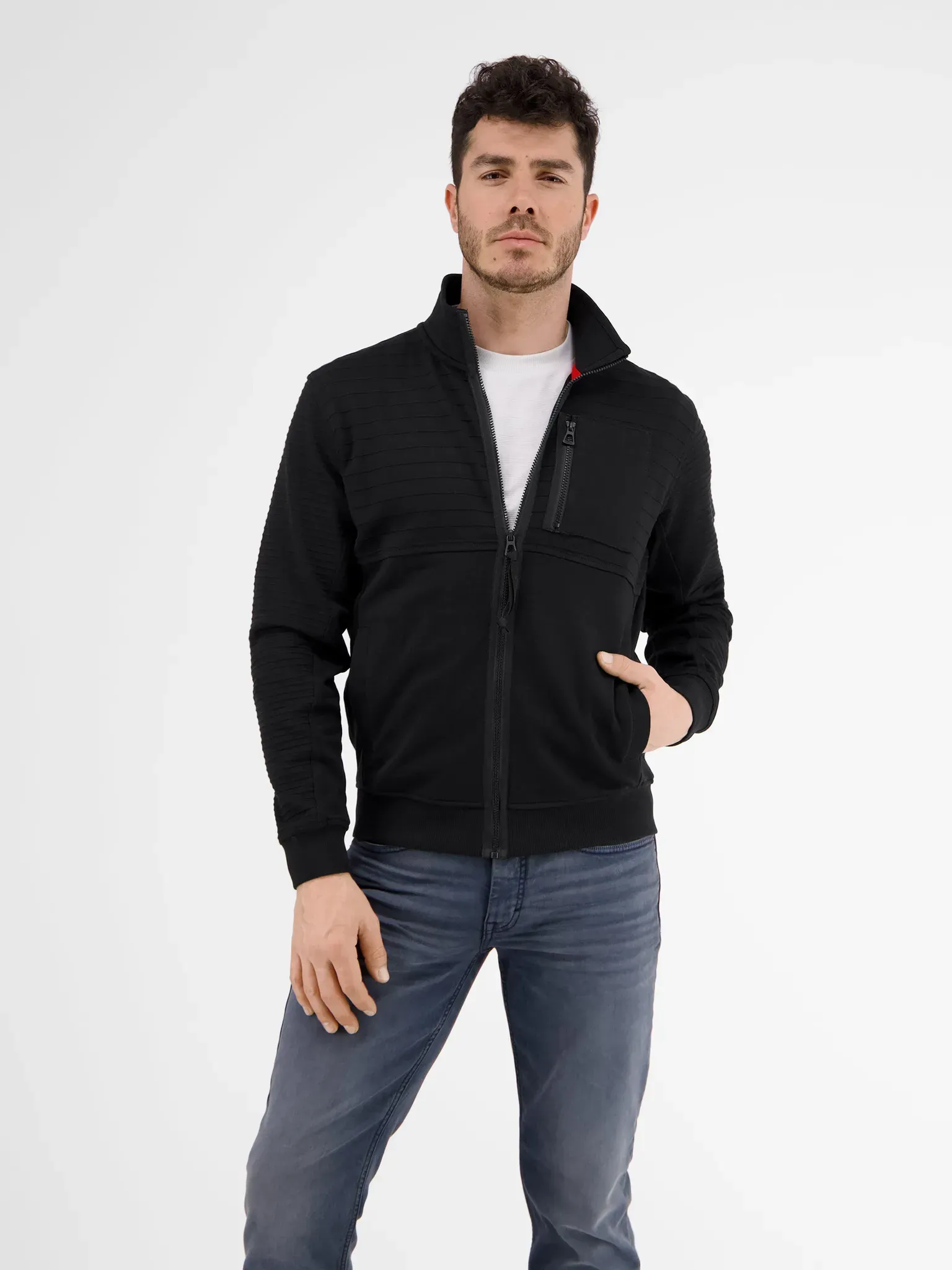 Modische Sweatjacke - Black - S