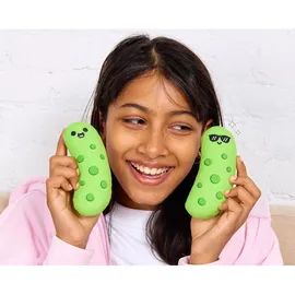 Just Play Emotional Support Pickles 5 cm Grün