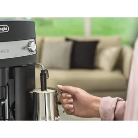 De'Longhi Magnifica ESAM 3000 B schwarz